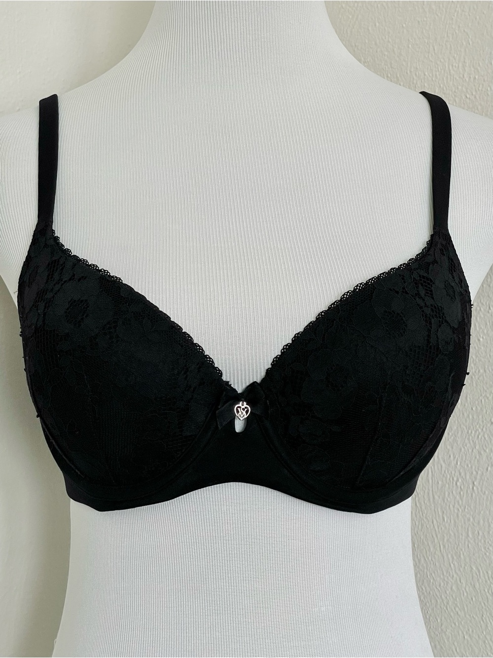 Victoria's Secret Body by Victoria Lined Demi Bra Black Lace 34D